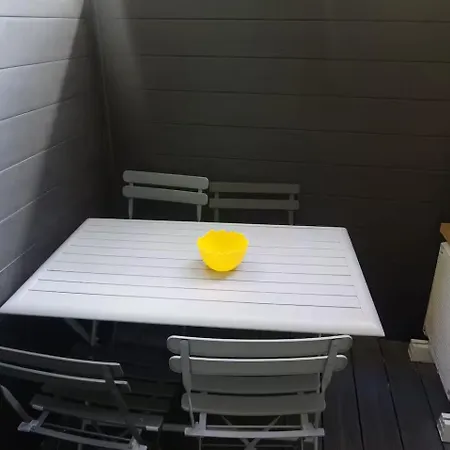 First Floor Fully Renovated Apartamento *