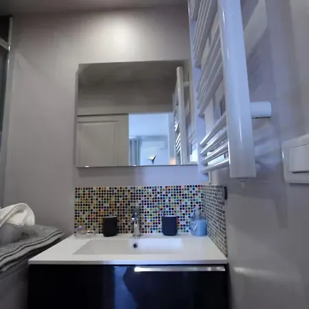 아파트 First Floor Fully Renovated *