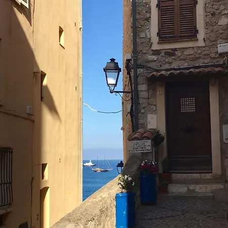 First Floor Fully Renovated * Antibes