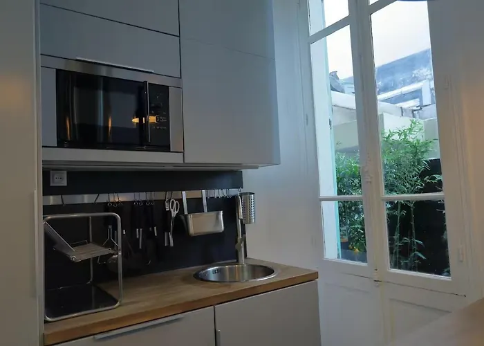 Lägenhet First Floor Fully Renovated Antibes