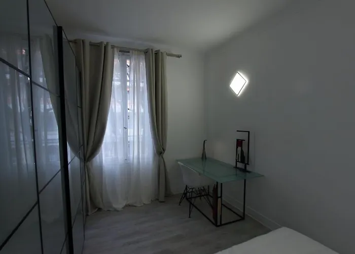 Lägenhet First Floor Fully Renovated Antibes