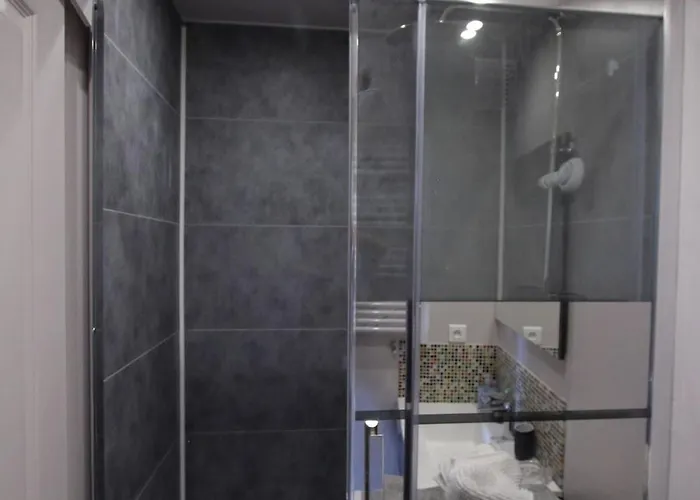 First Floor Fully Renovated * Antibes